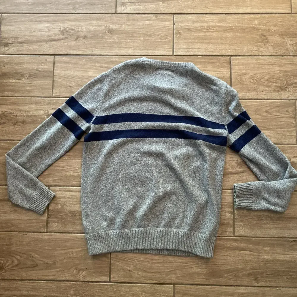 American Eagle Outfitters Men's Sweater — Gray — Blue Stripes